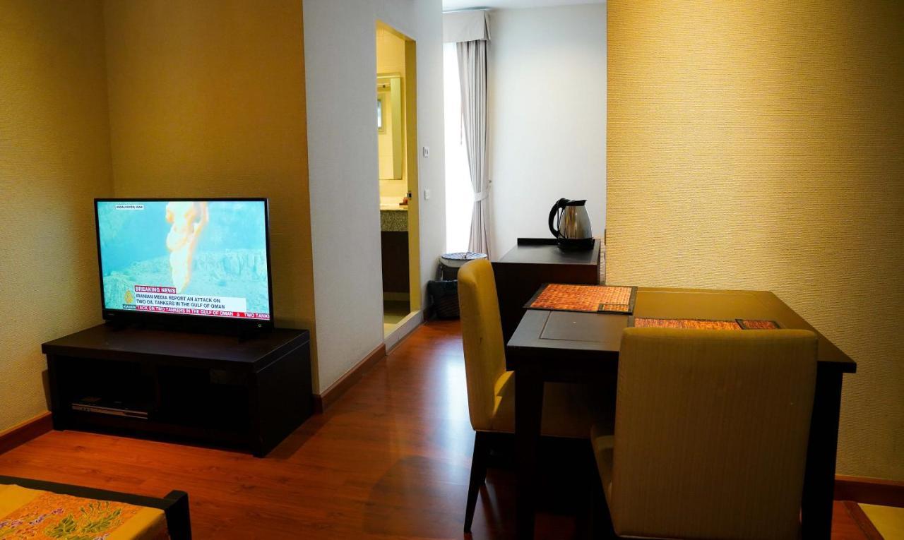 Siam Bright Suite Bangkok Bagian luar foto