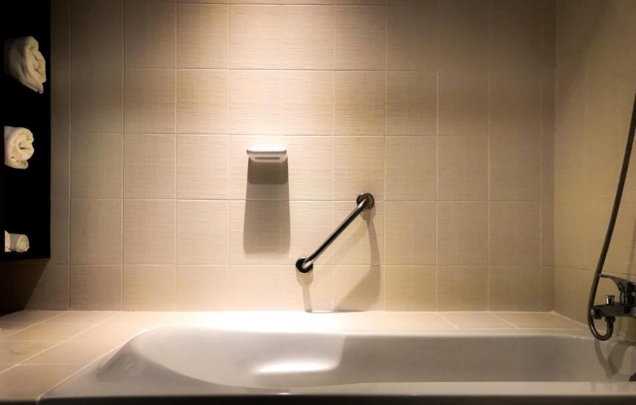 Siam Bright Suite Bangkok Bagian luar foto
