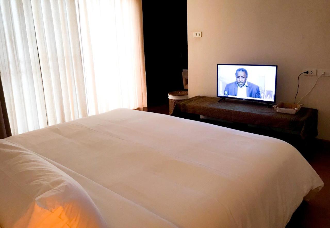 Siam Bright Suite Bangkok Bagian luar foto