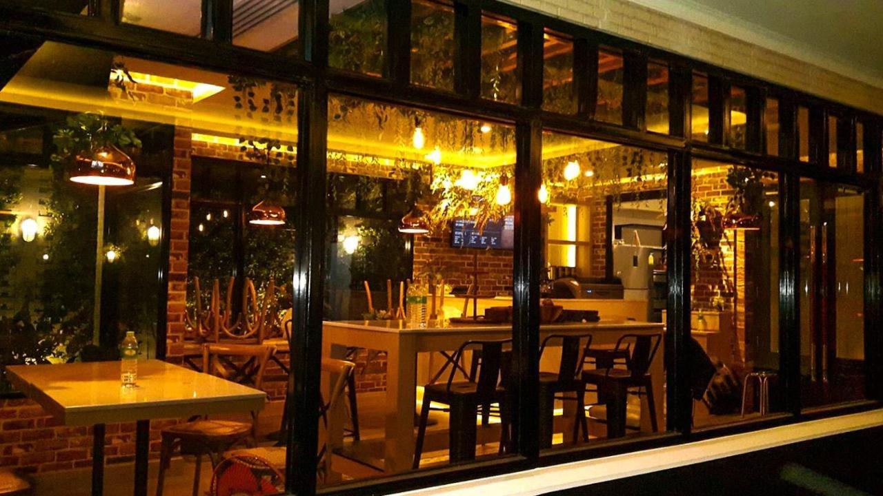 Siam Bright Suite Bangkok Bagian luar foto